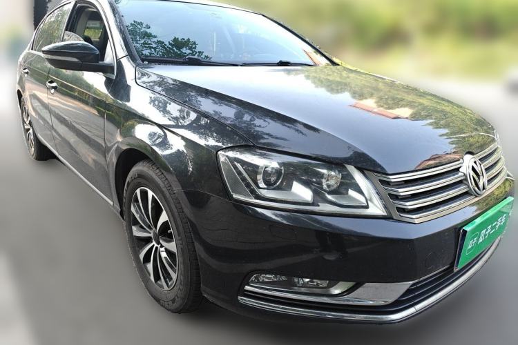 Used Volkswagen Magotan 2013 1.8TSI Luxury Model Front Right 45 Deg