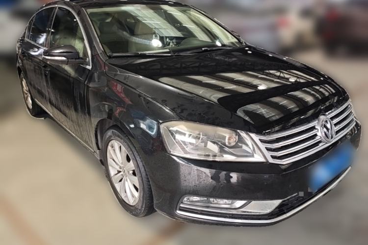 Used Volkswagen Magotan 2013 1.8TSI Premier Model Front Right 45 Deg