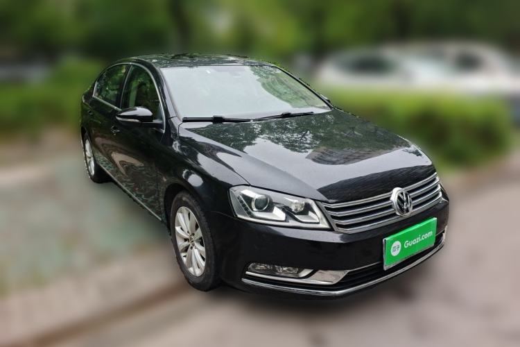Used Volkswagen Magotan 2013 1.8TSI Luxury Model Front Right 45 Deg