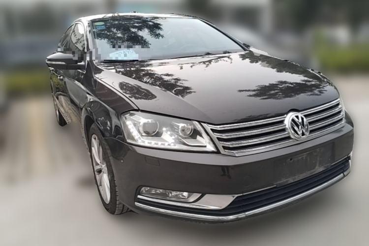 Used Volkswagen Magotan 2013 1.8TSI Prestige Model Front Right 45 Deg