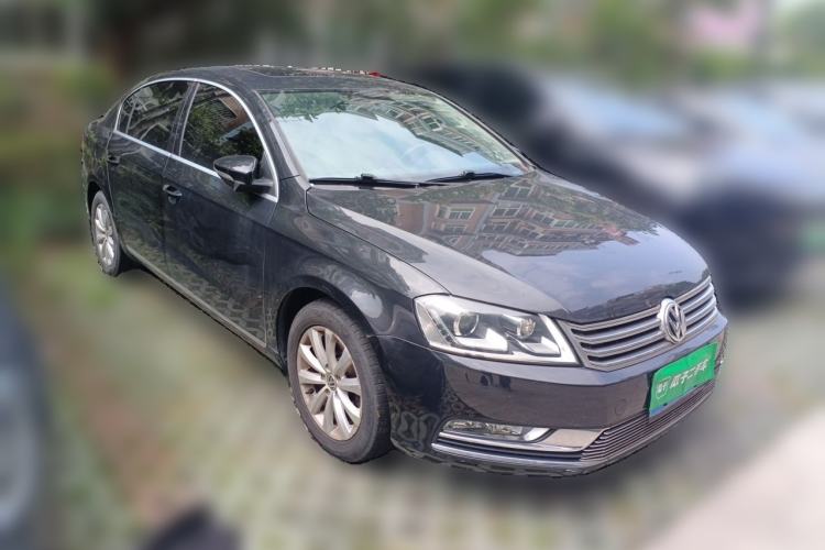 Used Volkswagen Magotan 2013 2.0 TSI Luxury Model Front Right 45 Deg