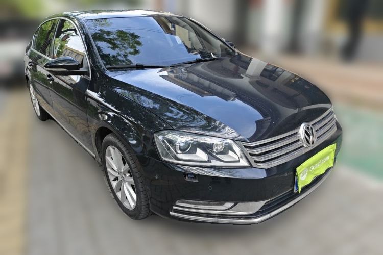 Used Volkswagen Magotan 2013 1.8TSI Prestige Model Front Right 45 Deg