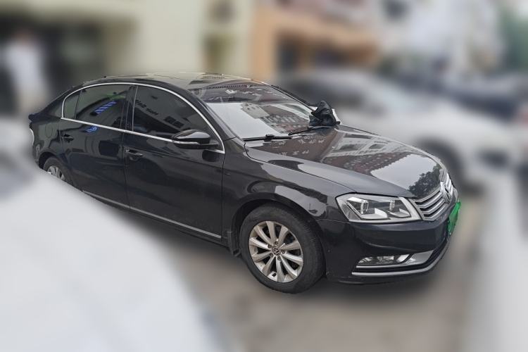 Used Volkswagen Magotan 2013 1.8TSI Luxury Model Front Right 45 Deg