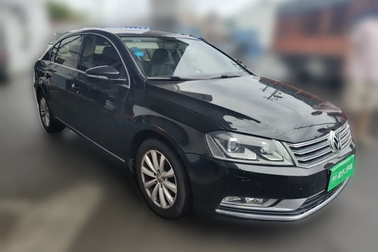 Used Volkswagen Magotan 2013 1.8TSI Luxury Model Front Right 45 Deg