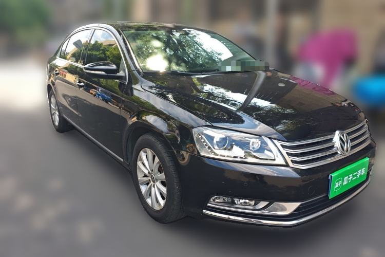 Used Volkswagen Magotan 2013 1.8TSI Premier Model Front Right 45 Deg