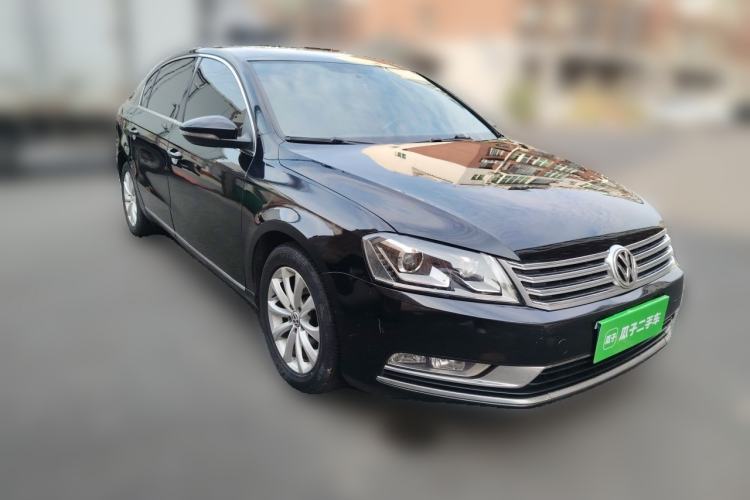 Used Volkswagen Magotan 2013 1.8TSI Luxury Model Front Right 45 Deg