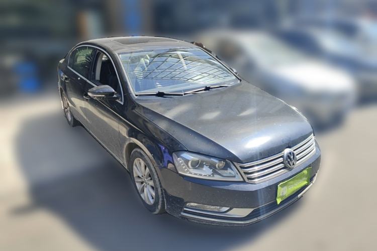 Used Volkswagen Magotan 2013 2.0 TSI Luxury Model Front Right 45 Deg