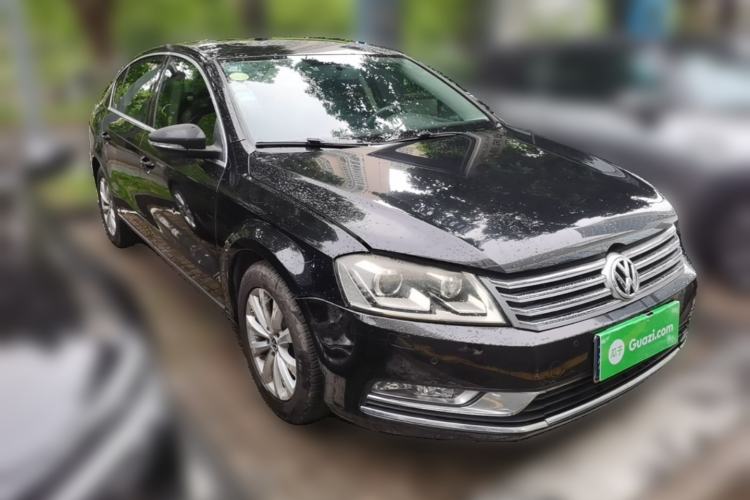 Used Volkswagen Magotan 2013 1.8TSI Luxury Model Front Right 45 Deg
