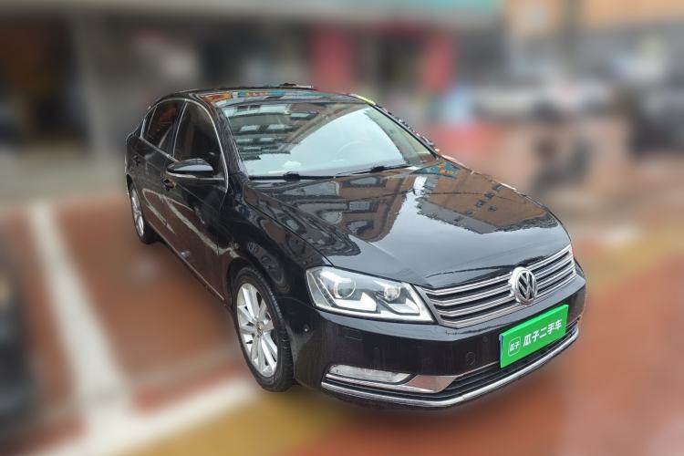 Used Volkswagen Magotan 2013 2.0 TSI Prestige Model Front Right 45 Deg
