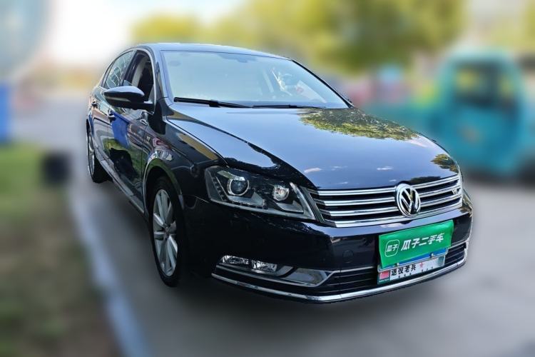 Used Volkswagen Magotan 2013 2.0 TSI Prestige Model Front Right 45 Deg