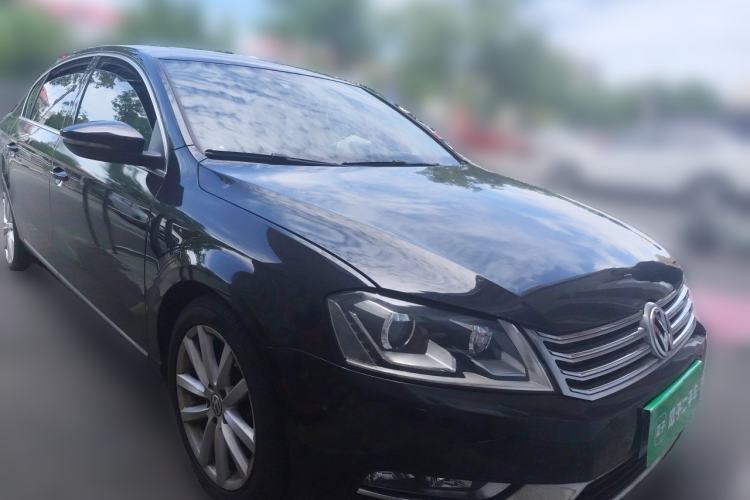 Used Volkswagen Magotan 2013 2.0 TSI Prestige Model Front Right 45 Deg