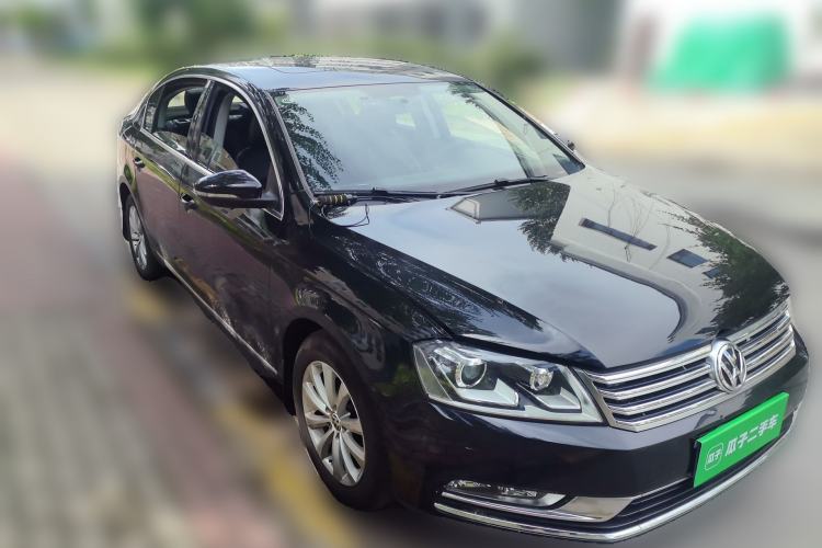Used Volkswagen Magotan 2013 1.8TSI Luxury Model Front Right 45 Deg