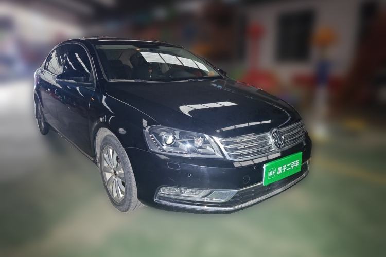 Used Volkswagen Magotan 2013 1.8TSI Luxury Model Front Right 45 Deg
