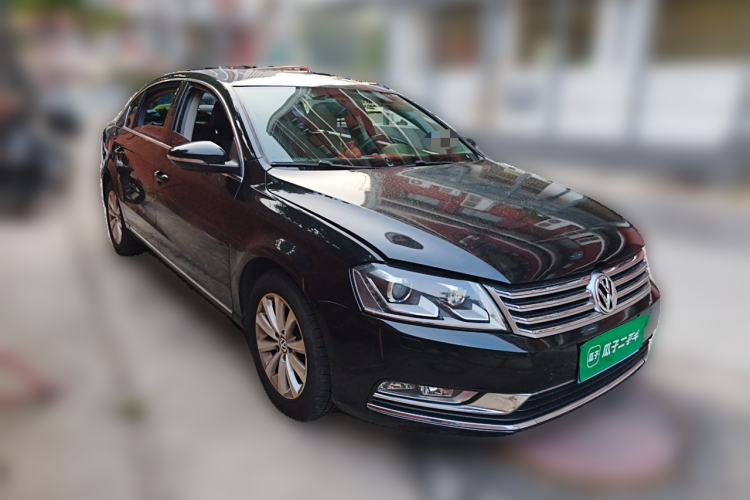 Used Volkswagen Magotan 2013 1.8TSI Luxury Model Front Right 45 Deg