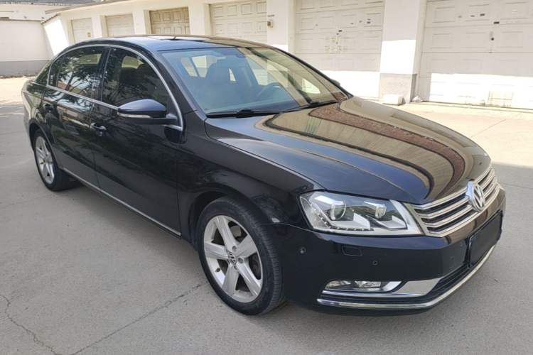 Used Volkswagen Magotan 2013 2.0 TSI Prestige Model Front Right 45 Deg