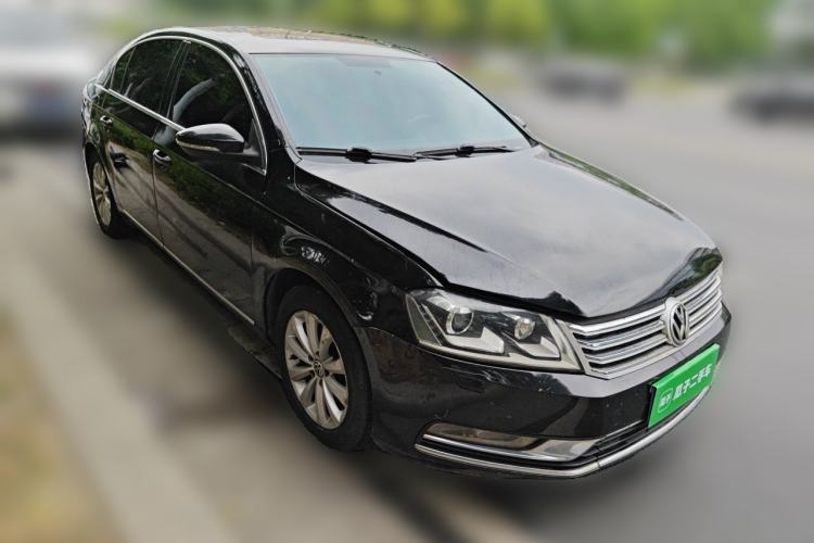 Used Volkswagen Magotan 2013 1.8TSI Luxury Model Front Right 45 Deg