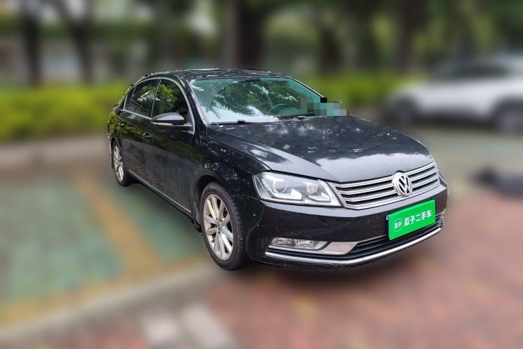 Used Volkswagen Magotan 2013 2.0 TSI Prestige Model Front Right 45 Deg