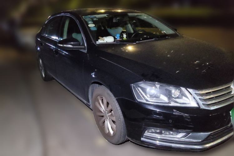 Used Volkswagen Magotan 2013 1.8TSI Luxury Model Front Right 45 Deg