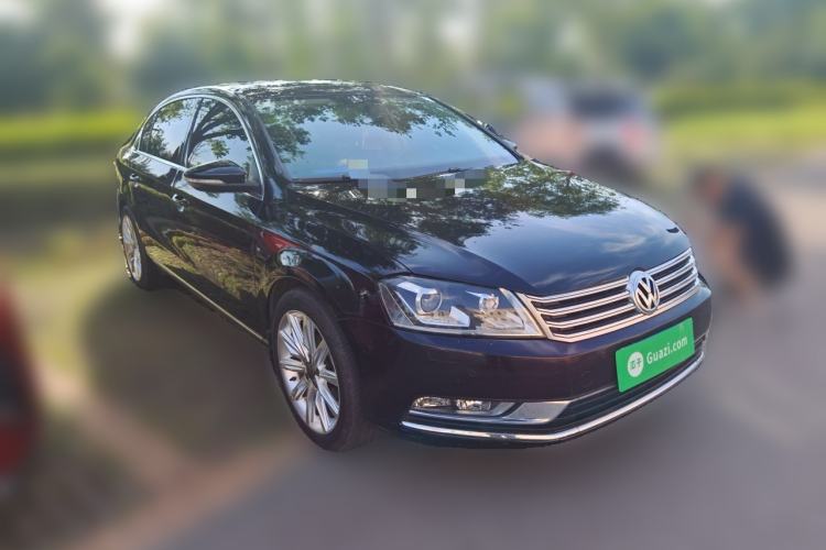 Used Volkswagen Magotan 2013 1.8TSI Luxury Model Front Right 45 Deg