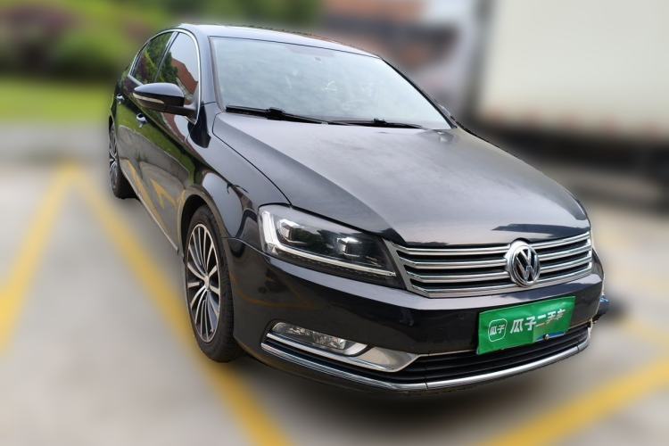 Used Volkswagen Magotan 2013 1.8TSI Premier Model Front Right 45 Deg