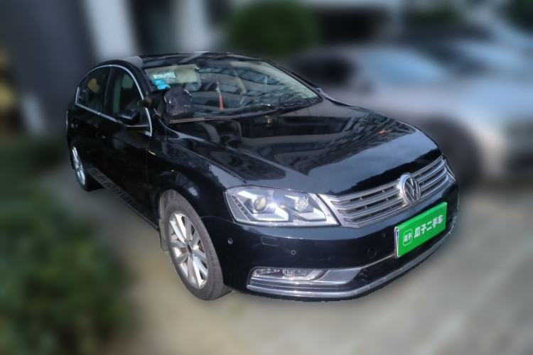 Used Volkswagen Magotan 2013 1.8TSI Prestige Model Front Right 45 Deg