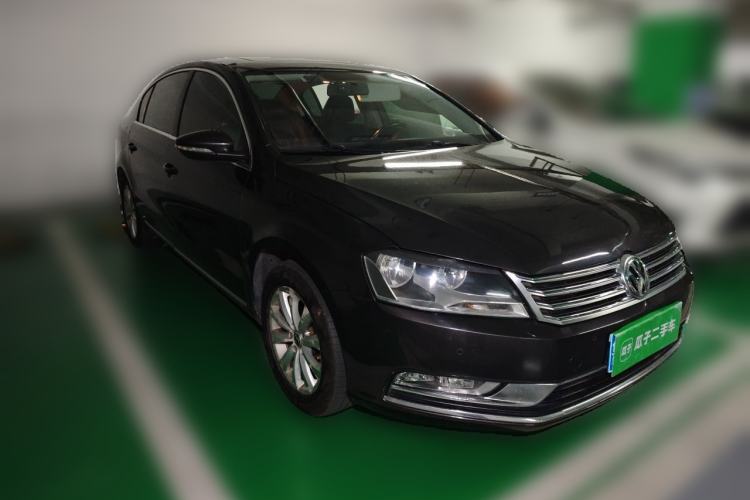 Used Volkswagen Magotan 2013 1.8TSI Premier Model Front Right 45 Deg