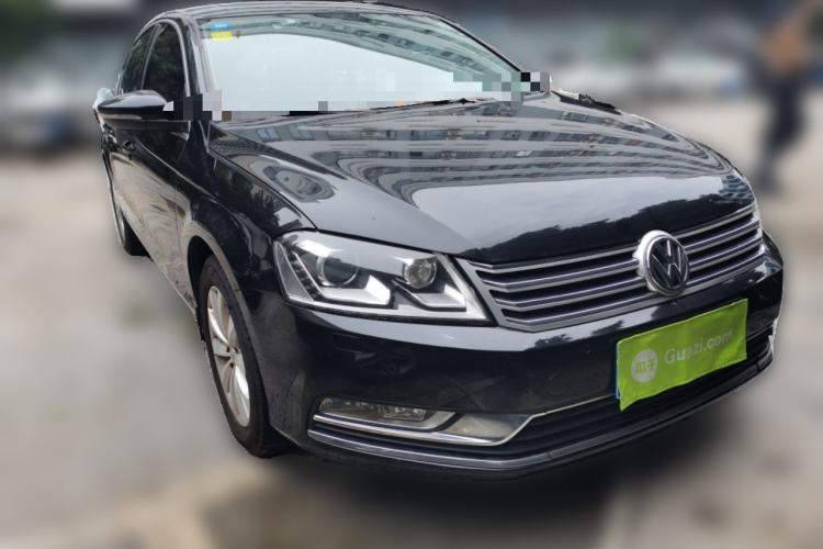 Used Volkswagen Magotan 2013 1.8TSI Luxury Model Front Right 45 Deg