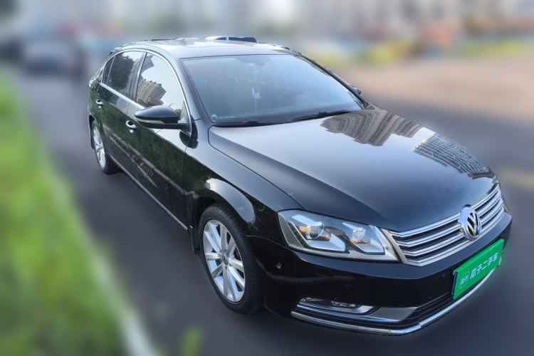 Used Volkswagen Magotan 2013 2.0 TSI Prestige Model Front Right 45 Deg