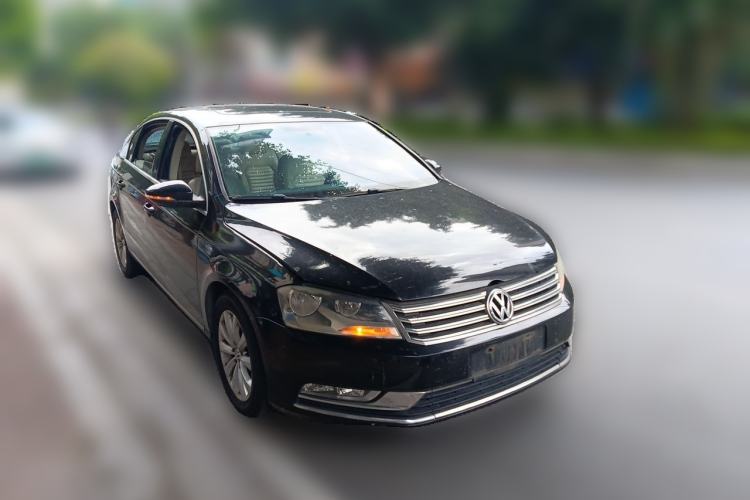 Used Volkswagen Magotan 2013 1.8TSI Luxury Model Front Right 45 Deg