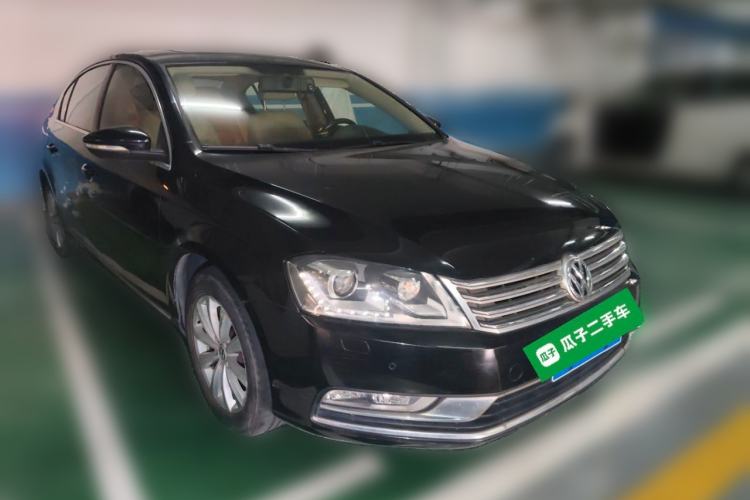 Used Volkswagen Magotan 2013 1.8TSI Luxury Model Front Right 45 Deg