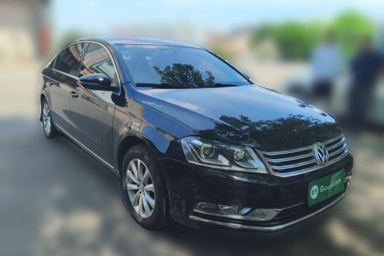 Used Volkswagen Magotan 2013 1.8TSI Luxury Model Front Right 45 Deg