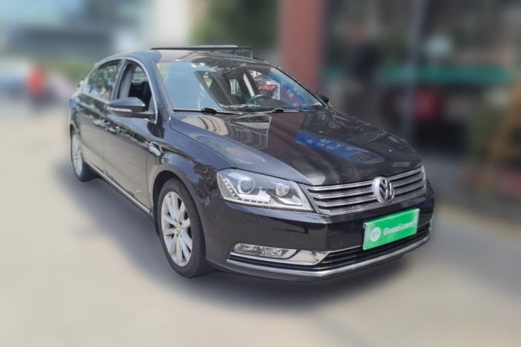 Used Volkswagen Magotan 2013 1.8TSI Prestige Model Front Right 45 Deg