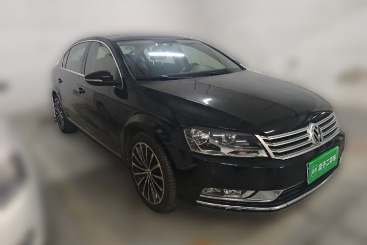 Used Volkswagen Magotan 2013 1.8TSI Premier Model Front Right 45 Deg