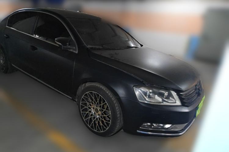 Used Volkswagen Magotan 2013 1.8TSI Luxury Model Front Right 45 Deg