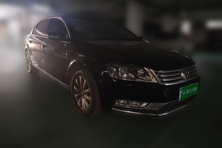 Used Volkswagen Magotan 2013 1.8TSI Luxury Model Front Right 45 Deg