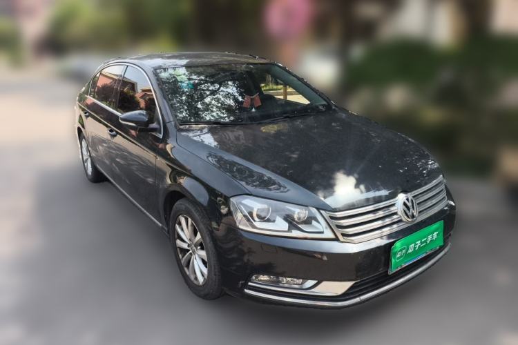 Used Volkswagen Magotan 2013 1.8TSI Luxury Model Front Right 45 Deg