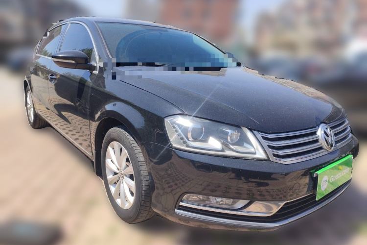 Used Volkswagen Magotan 2013 1.8TSI Luxury Model Front Right 45 Deg