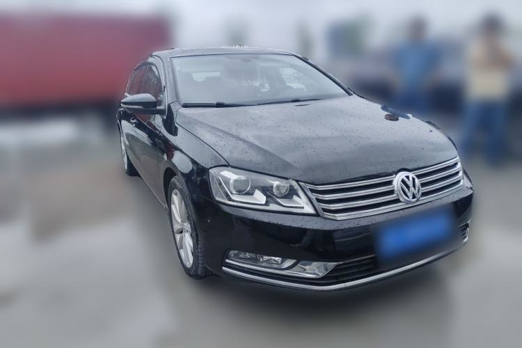Used Volkswagen Magotan 2013 1.8TSI Prestige Model Front Right 45 Deg