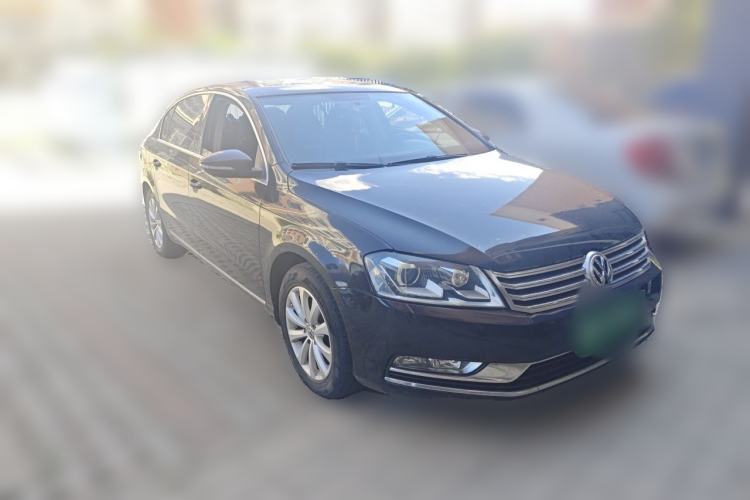 Used Volkswagen Magotan 2013 1.8TSI Luxury Model Front Right 45 Deg