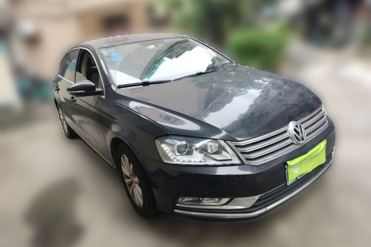 Used Volkswagen Magotan 2013 1.8TSI Luxury Model Front Right 45 Deg