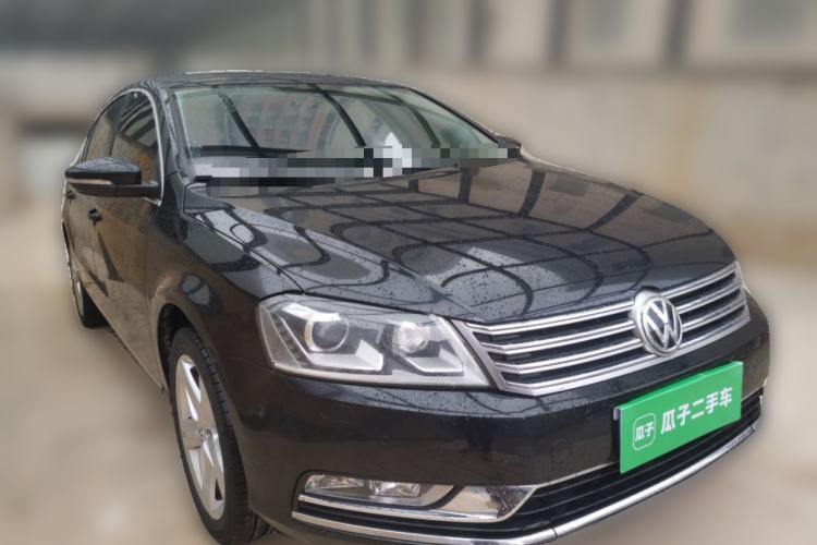 Used Volkswagen Magotan 2013 2.0 TSI Ultimate Model Front Right 45 Deg