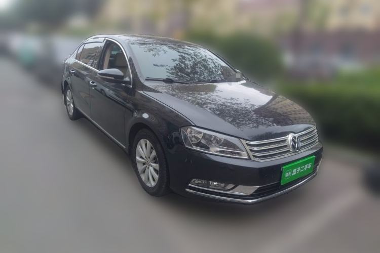 Used Volkswagen Magotan 2013 1.8TSI Premier Model Front Right 45 Deg
