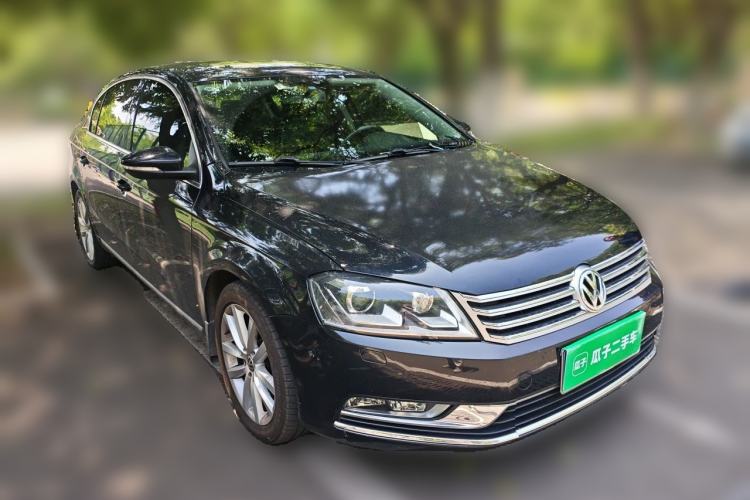 Used Volkswagen Magotan 2013 2.0 TSI Prestige Model Front Right 45 Deg