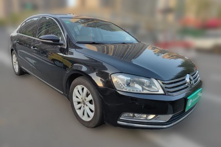 Used Volkswagen Magotan 2013 1.8TSI Luxury Model Front Right 45 Deg