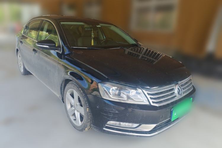Used Volkswagen Magotan 2013 2.0 TSI Prestige Model Front Right 45 Deg