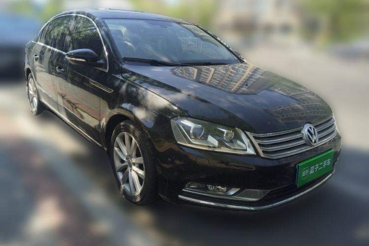 Used Volkswagen Magotan 2013 2.0 TSI Prestige Model Front Right 45 Deg