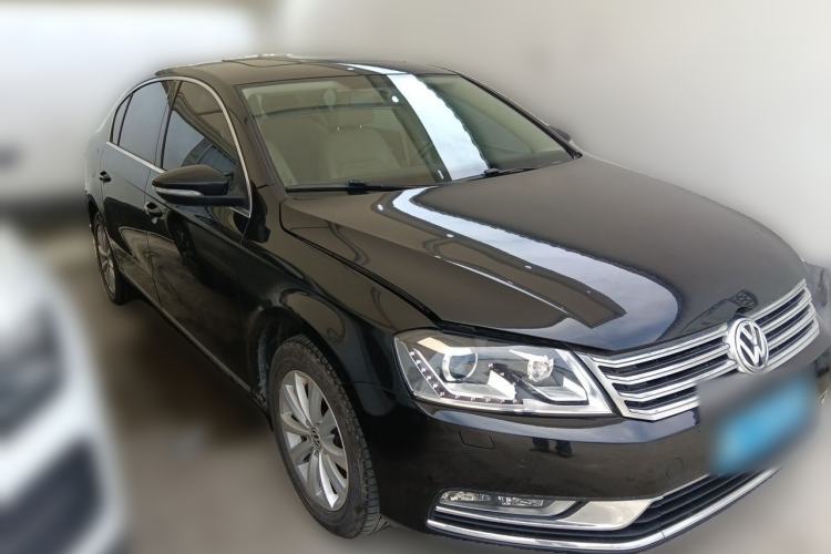 Used Volkswagen Magotan 2013 1.8TSI Luxury Model Front Right 45 Deg