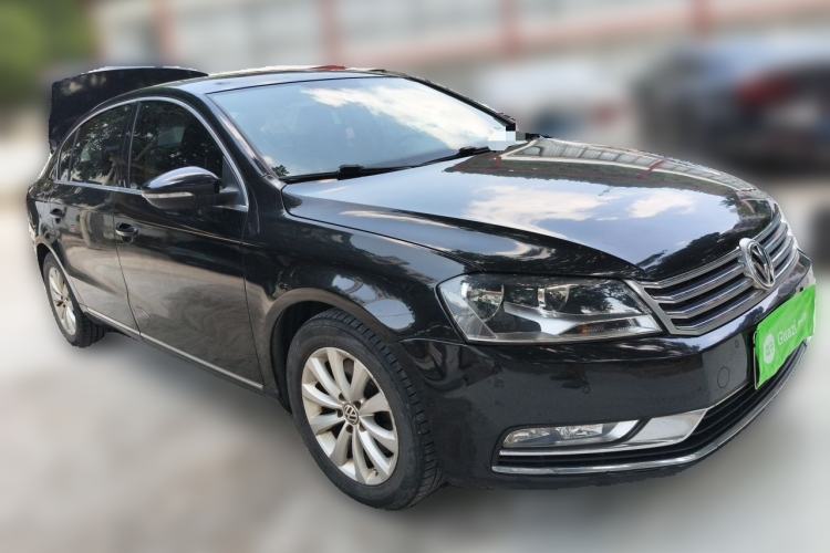 Used Volkswagen Magotan 2013 1.8TSI Premier Model Front Right 45 Deg