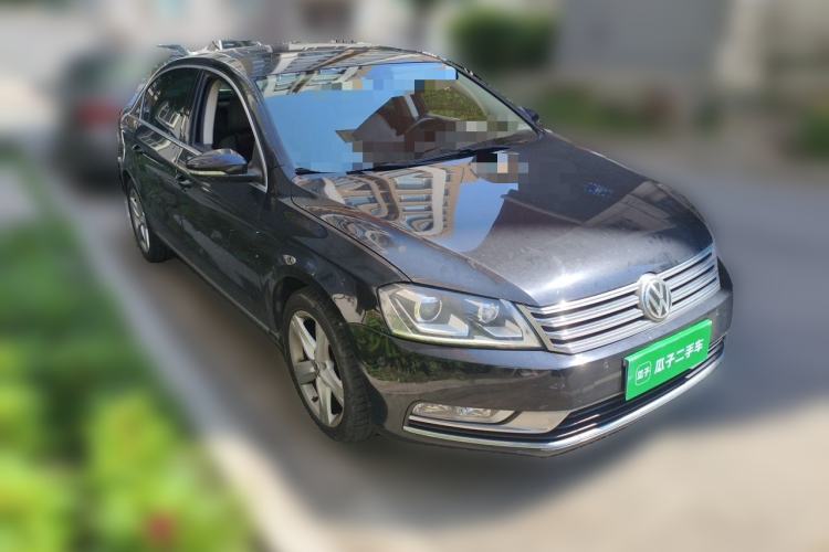 Used Volkswagen Magotan 2013 2.0 TSI Ultimate Model Front Right 45 Deg
