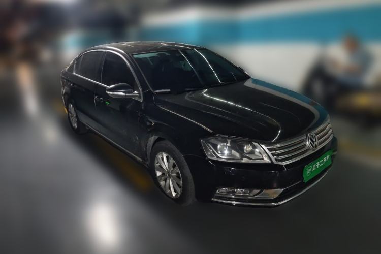 Used Volkswagen Magotan 2013 1.8TSI Luxury Model Front Right 45 Deg